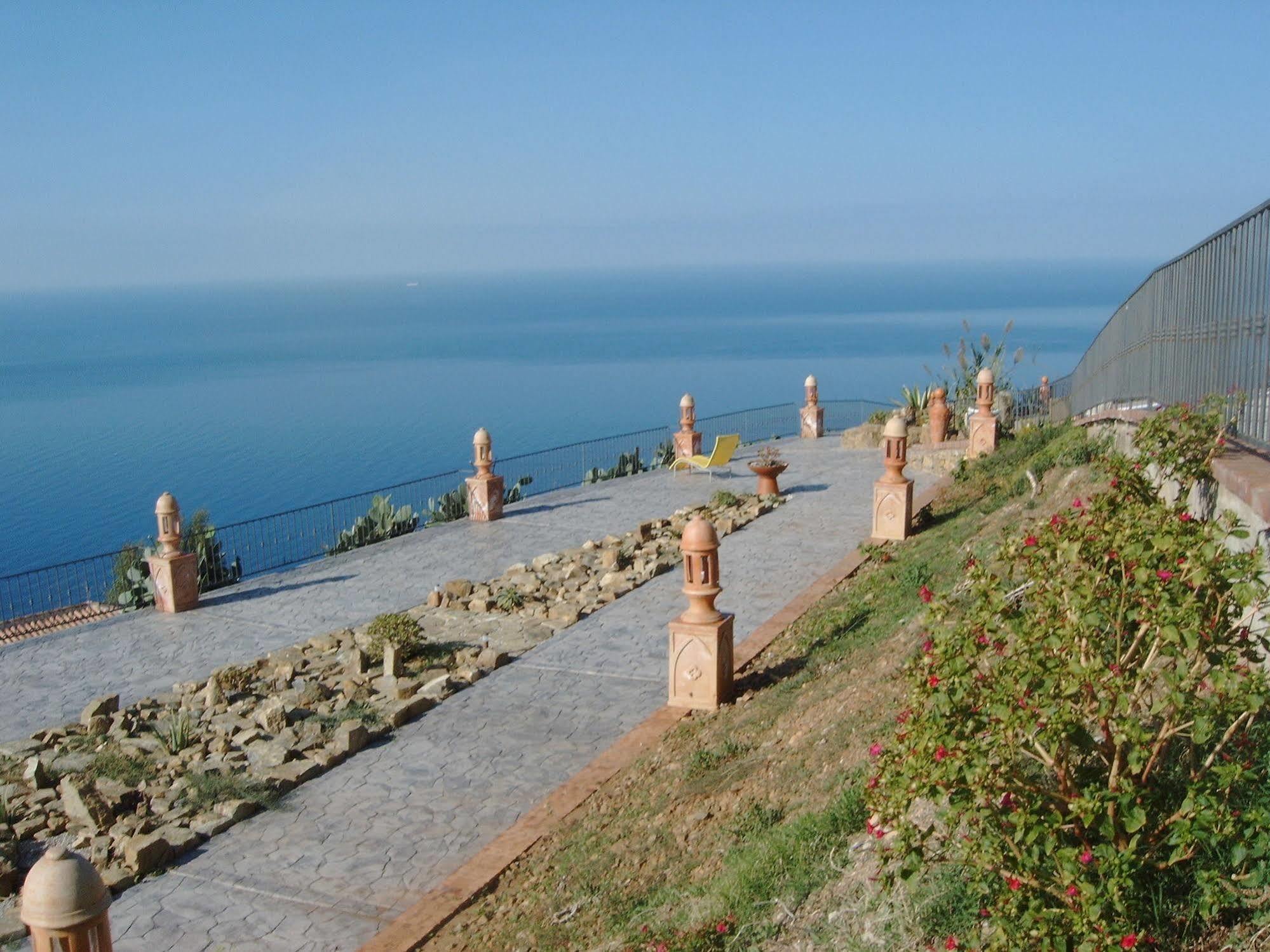 Le Agavi * San Mauro Cilento